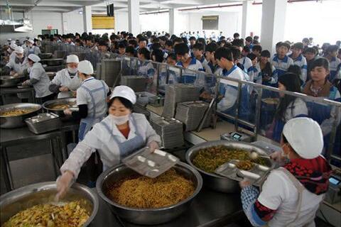 學校食堂承包這個近乎被壟斷的賺錢生意，如今卻“開不下去”？
